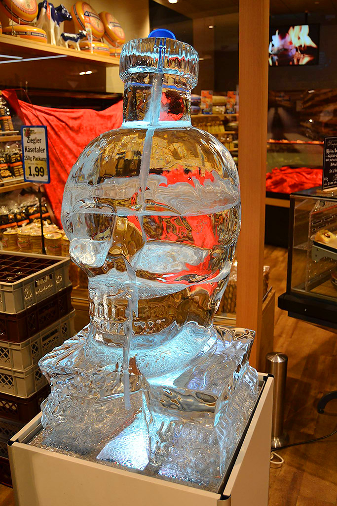 Eisdesigner Eisskulpturen   Kopf aus Eis