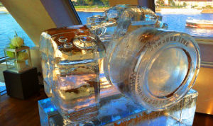 Produktnachbildungen komplett in Eis, aus Klareis-Blöcken